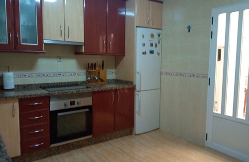 Siles House | Holiday Home 'Pinos' with Mountain View, Wi-Fi and Air Conditioning