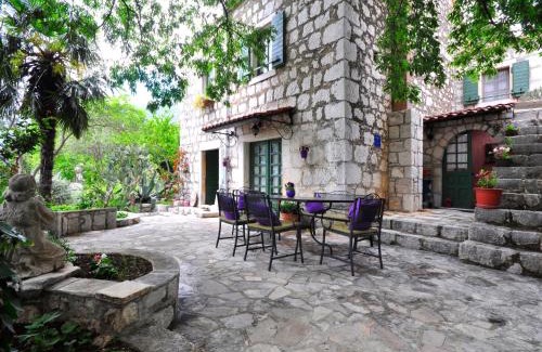 Bacina House | Holiday Home Podcempres by Interhome