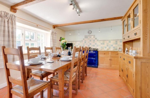 Trecastle House | Holiday Home Ty'r Onwydden by Interhome