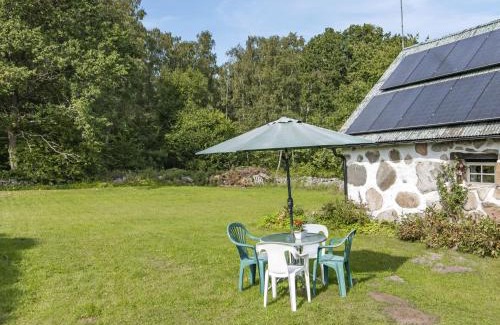 Falkvik House | Holiday Home Västra Näs by Interhome