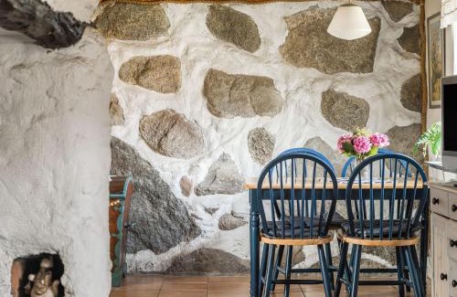 Falkvik House | Holiday Home Västra Näs by Interhome