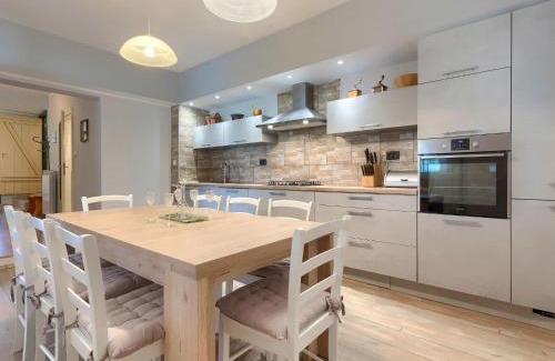 Divsici House | Holiday Home Villa Lancin by Interhome