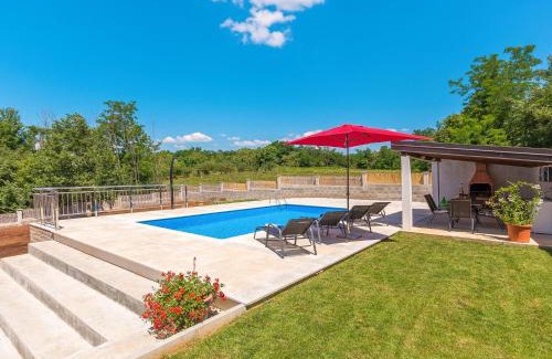 Visnjan House | Holiday Home Villa Laura by Interhome