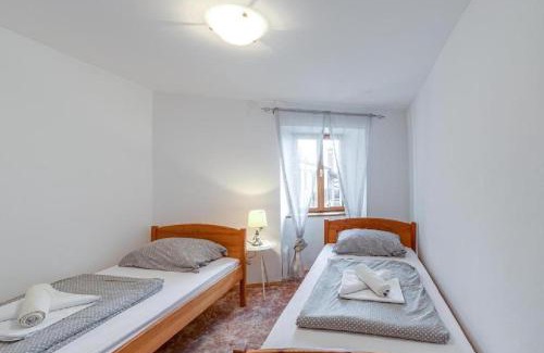 Crni Kal House | Holiday house Črni Kal - Pri Roktovih