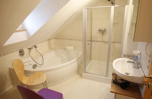 Schwollen Apartment | Holiday house "Heinrich" shower /bath /WC, 1 bed room - Landhaus Müller at the National Park Hunsrück-Hochwald