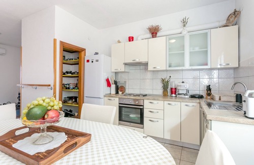 Mirce House | Holiday house with a parking space Mirca, Brač (K-22257)