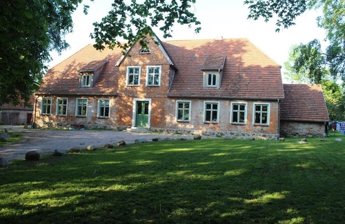 Dummerstorf House | Holiday in a historical building - holiday apartment Pastor Hauswedel