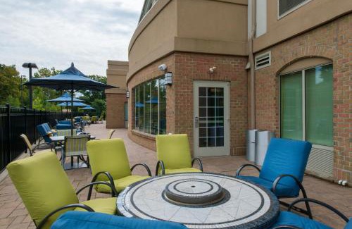 Dickson City Hotel | Holiday Inn Express and Suites Dickson City by IHG