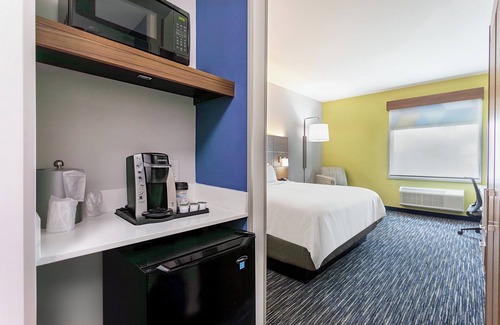 Miramar Hotel | Holiday Inn Express and Suites Miramar by IHG