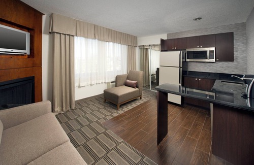 Downtown Baltimore Hotel | Holiday Inn Express Baltimore At The Stadiums by IHG