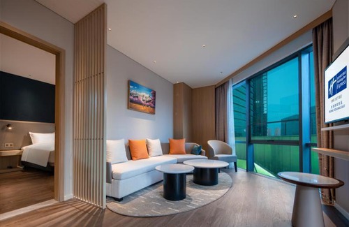 Yizhuang Hotel | Holiday Inn Express Beijing Yizhuang Tongming Lake By IHG