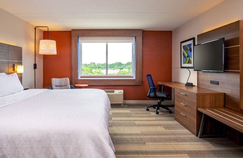 Chesapeake Hotel | Holiday Inn Express Chesapeake - Norfolk by IHG