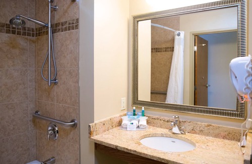 Devils Lake Hotel | Holiday Inn Express Devils Lake by IHG