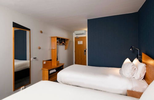 Bothamsall Hotel | Holiday Inn Express East Midlands Airport by IHG