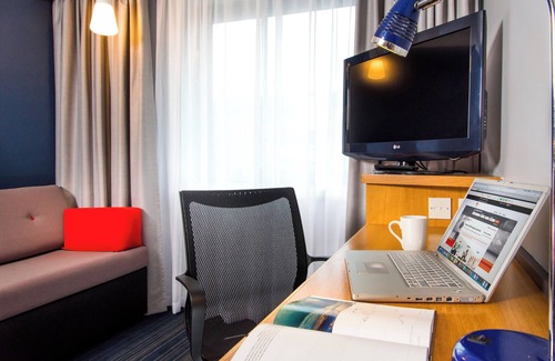 Bothamsall Hotel | Holiday Inn Express East Midlands Airport by IHG