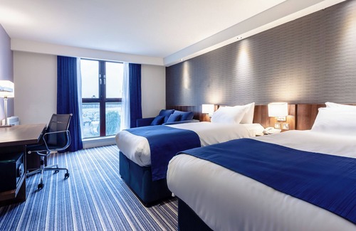 Longcroft Hotel | Holiday Inn Express Edinburgh Airport by IHG