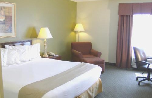 Evansville Hotel | Holiday Inn Express Evansville - West by IHG