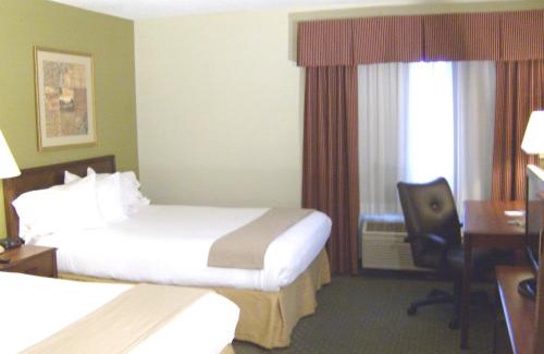 Evansville Hotel | Holiday Inn Express Evansville - West by IHG