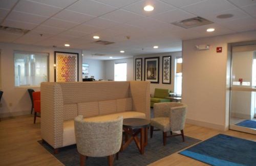 Parkdale Hotel | Holiday Inn Express Fairfield by IHG