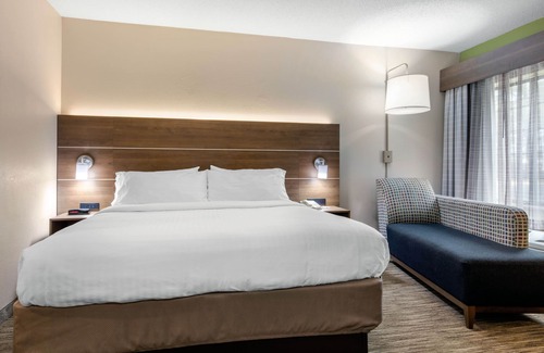 Henderson Hotel | Holiday Inn Express Henderson N Evansville South by IHG