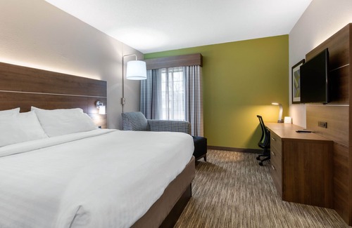Henderson Hotel | Holiday Inn Express Henderson N Evansville South by IHG