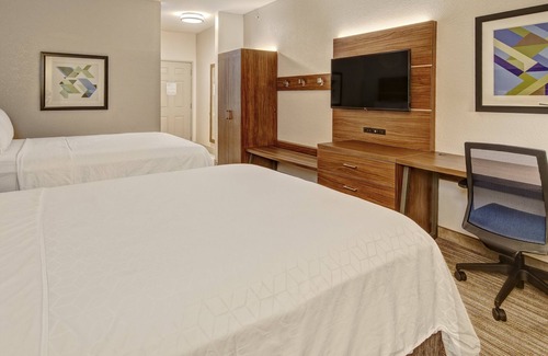 Clarksville Hotel | Holiday Inn Express Hotel & Suites Clarksville by IHG