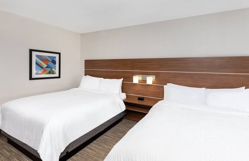 Crestline Heights Hotel | Holiday Inn Express Hotel & Suites Birmingham - Inverness by IHG
