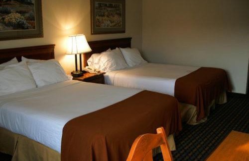 Laurinburg Hotel | Holiday Inn Express Hotel & Suites Laurinburg by IHG