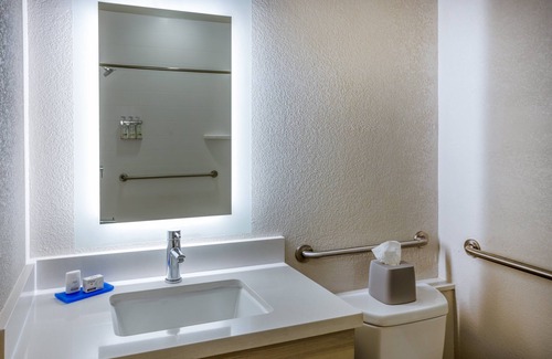 Delmar Hotel | Holiday Inn Express Hotel & Suites Salisbury - Delmar by IHG