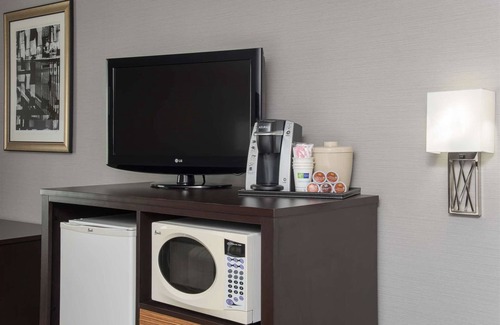 Danville Hotel | Holiday Inn Express Hotel & Suites Danville by IHG