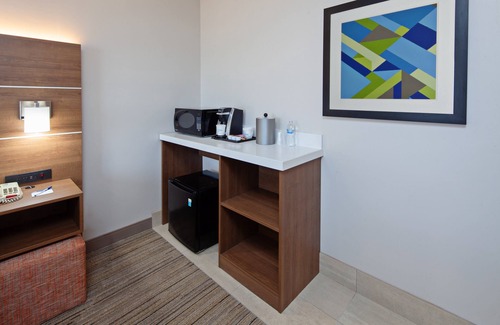 Escondido Hotel | Holiday Inn Express Hotel & Suites San Diego-Escondido by IHG