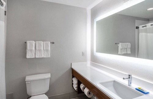 Tell City Hotel | Holiday Inn Express Hotel & Suites Tell City by IHG