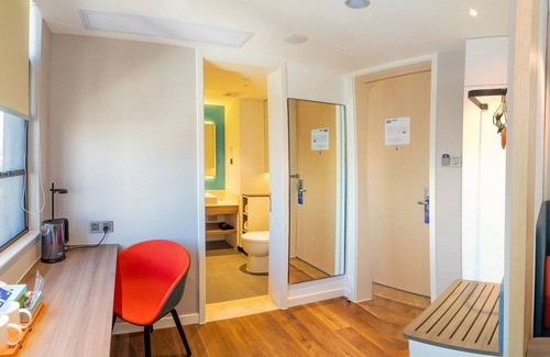 Changjiang County Hotel | Holiday Inn Express Jingdezhen Taoxichuan by IHG