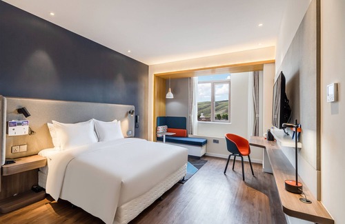 Changjiang County Hotel | Holiday Inn Express Jingdezhen Ancient Town by IHG
