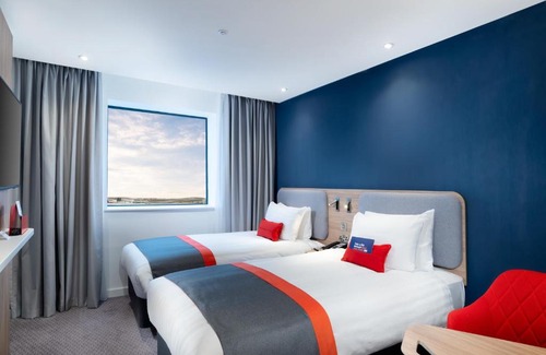Heathrow Villages Hotel | Holiday Inn Express - London Heathrow T4 by IHG