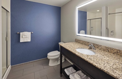 Quad Cities Hotel | Holiday Inn Express Moline - Quad Cities Area by IHG