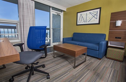 Nags Head Hotel | Holiday Inn Express Nags Head Oceanfront by IHG