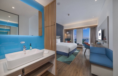 Chengyang Hotel | Holiday Inn Express Qingdao Chengyang Central by IHG