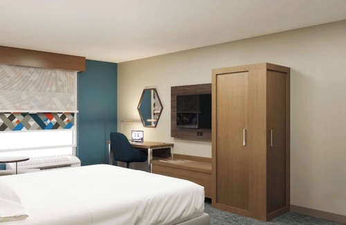 Redding Hotel | Holiday Inn Express Redding North by IHG