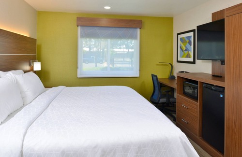 Santa Rosa Hotel | Holiday Inn Express Santa Rosa North by IHG