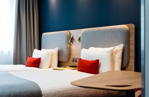 Bothwell Hotel | Holiday Inn Express Strathclyde Park M74 JCT 5 by IHG