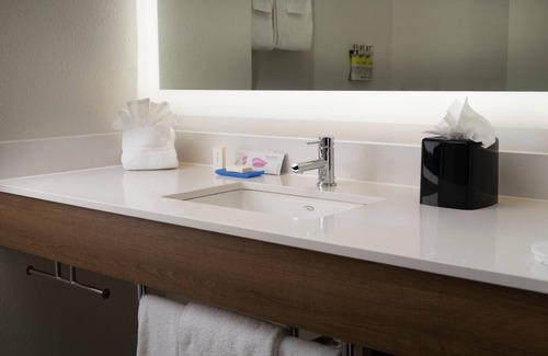 Olive Branch Hotel | Holiday Inn Express & Suites Olive Branch by IHG