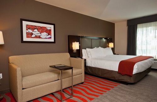 Easton Hotel | Holiday Inn Express & Suites Columbus - Easton Area by IHG