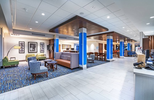 Parsons Hotel | Holiday Inn Express & Suites Parsons by IHG