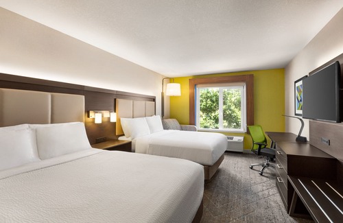 Redding Hotel | Holiday Inn Express & Suites Redding by IHG