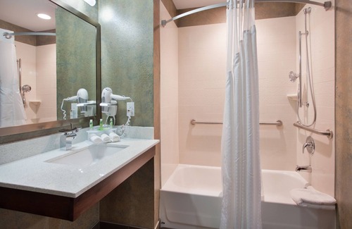 Airport Township Hotel | Holiday Inn Express & Suites St Louis Airport by IHG