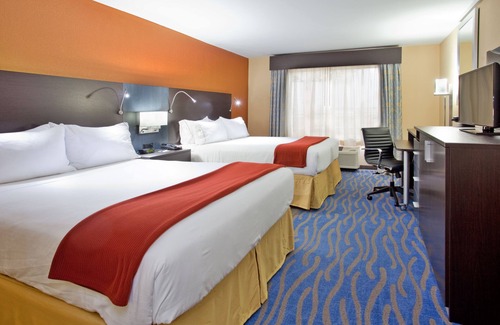 Airport Township Hotel | Holiday Inn Express & Suites St Louis Airport by IHG