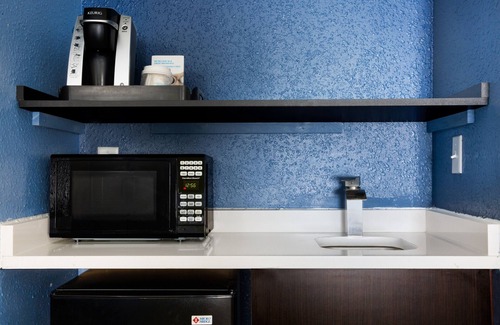Huber Heights Hotel | Holiday Inn Express & Suites Dayton-Huber Heights by IHG