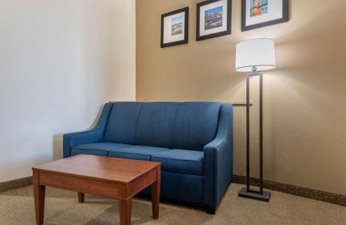 Mount Saint Joseph Hotel | Holiday Inn Express & Suites Hebron - Cincinnati Airport by IHG