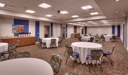 Sundance Hotel | Holiday Inn Express & Suites Phoenix West - Buckeye by IHG